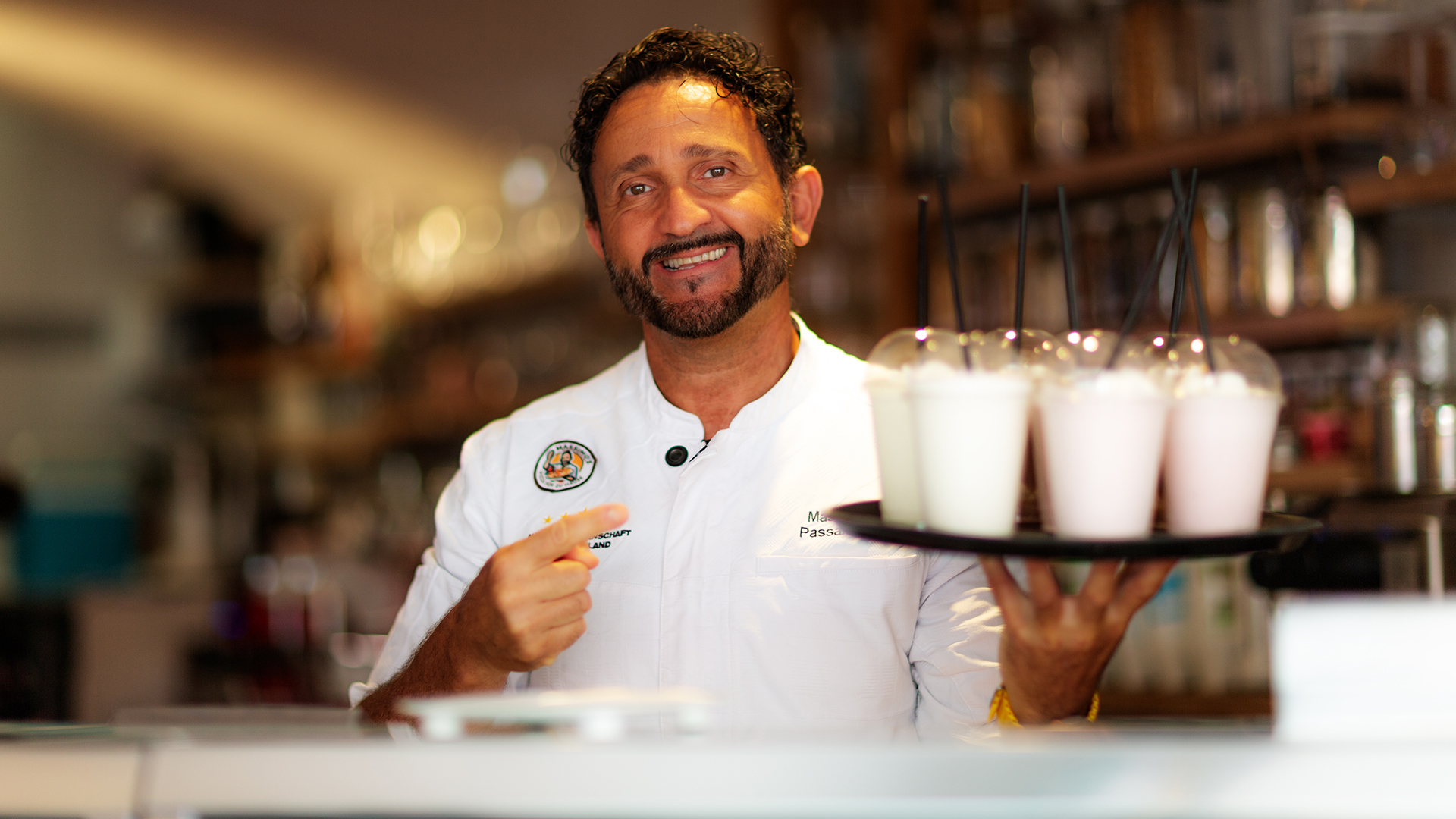 Drei Kugeln Eis, Vier Kugeln Eis, Fünf Kugeln Eis, Familien Packung, Familenpack M, Familenpack L, Familenpack XL, Ananas Becher, Erdbeer Becher, Malaga Becher, Joghurt-Becher, Frucht Becher, Amarena Becher, Schoko Becher, Kiwi Becher, Walnuss Becher, Eierlikör Becher, Tiramisu-Becher, After Eight Becher, Nuß-Becher, Karamell-Becher, Spaghetti Becher, Banana Karamel Becher, Mokka-Becher, Baileys Becher, Tartufo Karamel, Tartufo, Tartufo Bianco, Amaretto Becher, Eiskaffee - Eisschokolade, Milchmix - Milchshake, Carbonara Spaghetti Eis, Banana Spaghetti Eis, Schoko Spaghetti Eis, Spaghetteria Italia, Kiwi Spaghetti Eis, Nero Spaghetti Eis, Vanille Spaghetti Eis, Erdbeer Spaghetti Eis, Amarena Spaghetti Eis, Primavera Spaghetti Eis, Clasico Spaghetti Eis, Schokosoße Tüte, After Eight Tüte, Erdbeer Tüte, Amarena Tüte, Erdbeersoße Tüte, Bonito Tüte, Raffaello Tüte, Krokant Tüte, Nuss Tüte, Rocher Tüte, Joghurt Waldbeer, Joghurt Amarena, Joghurt Kiwi, Joghurt Himbeer, Joghurt Bonita, Joghurt Erdbere, Banana Eierlikör, Banana Krokant