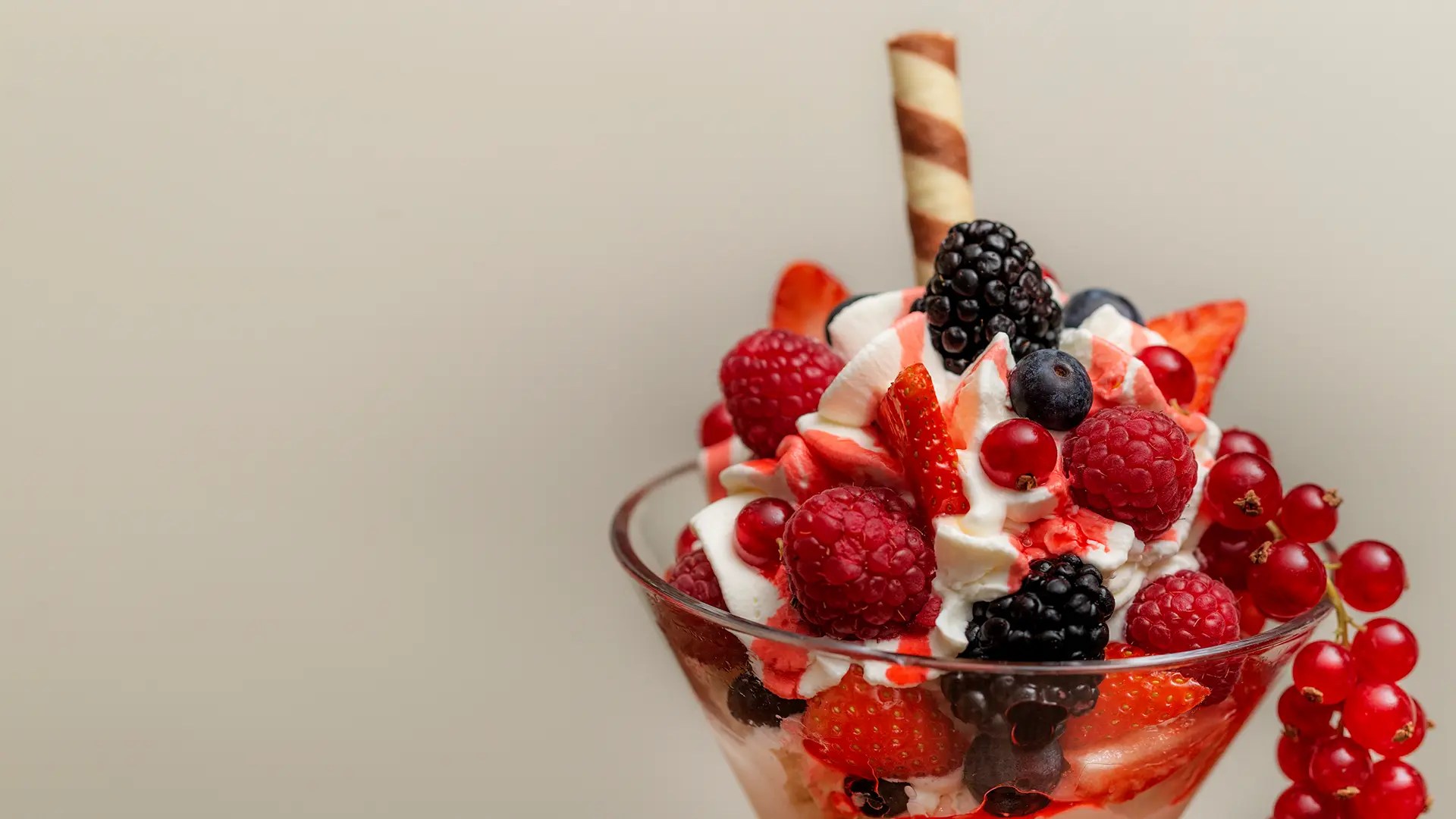 Vilshofen Eis Café Bistro Gelateria – Traditionelle Speiseeis-Manufaktur nach Buontalenti-Kryotechnik von 1565 am Stadtplatz